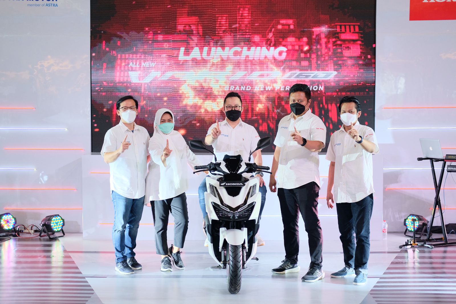 All New Honda Vario 160, Motor Skutik Premium Sporti Berperforma Tinggi