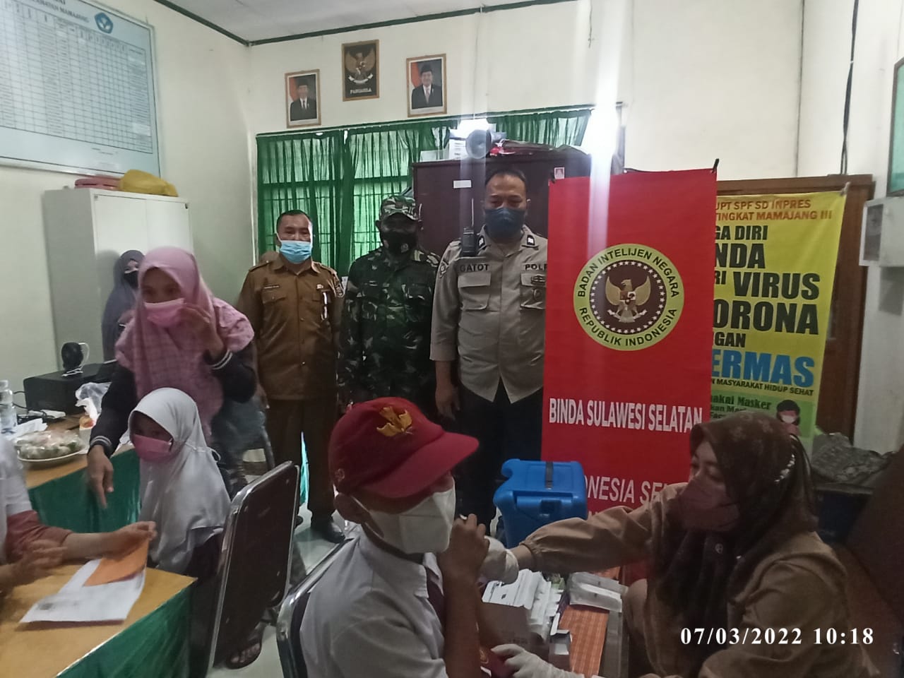 Puteri Anak Indonesia Semangati Warga yang Ikut Vaksinasi Covid-19