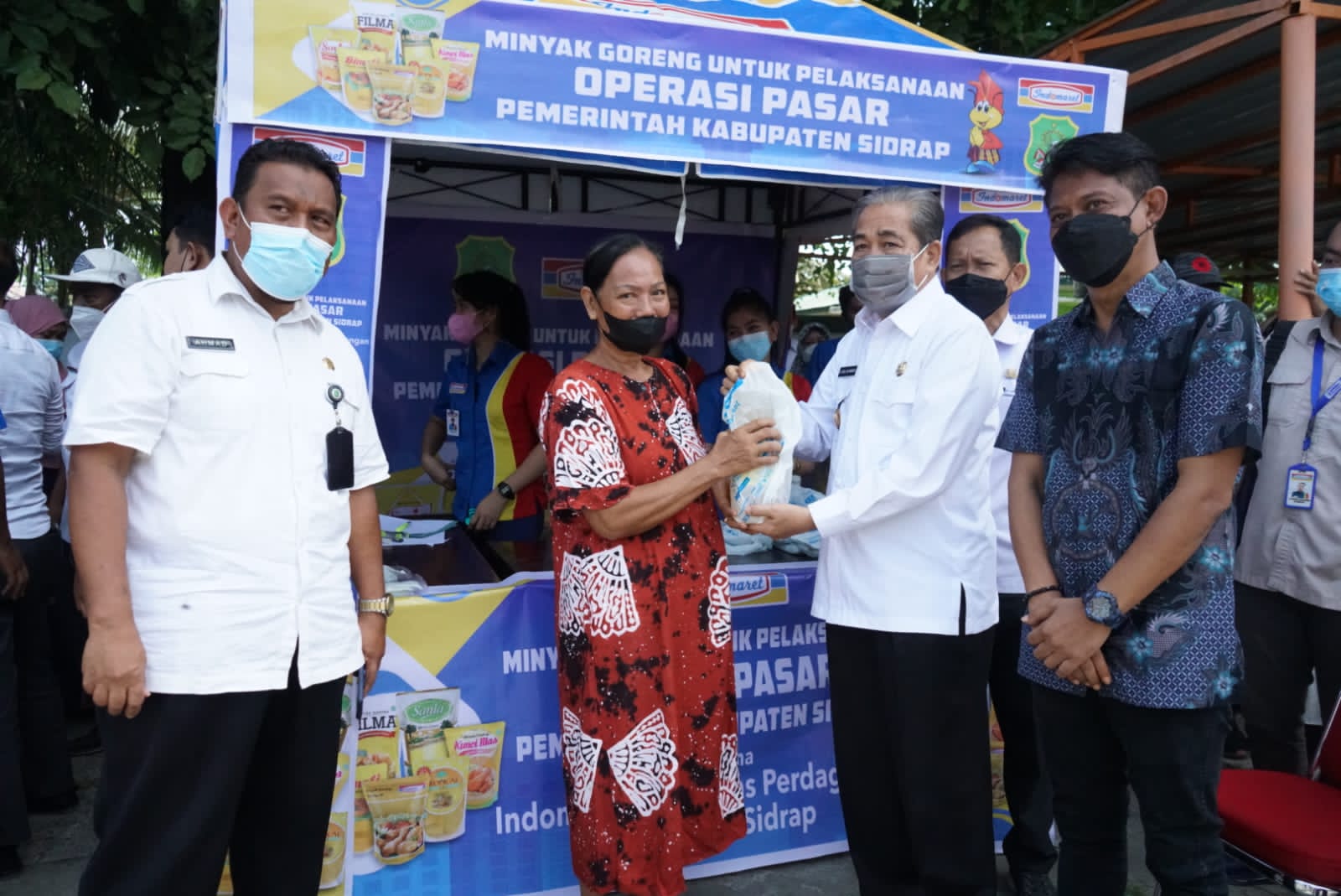 Atasi Kelangkaan Minyak Goreng, Pemkab Sidrap Gelar Operasi Pasar