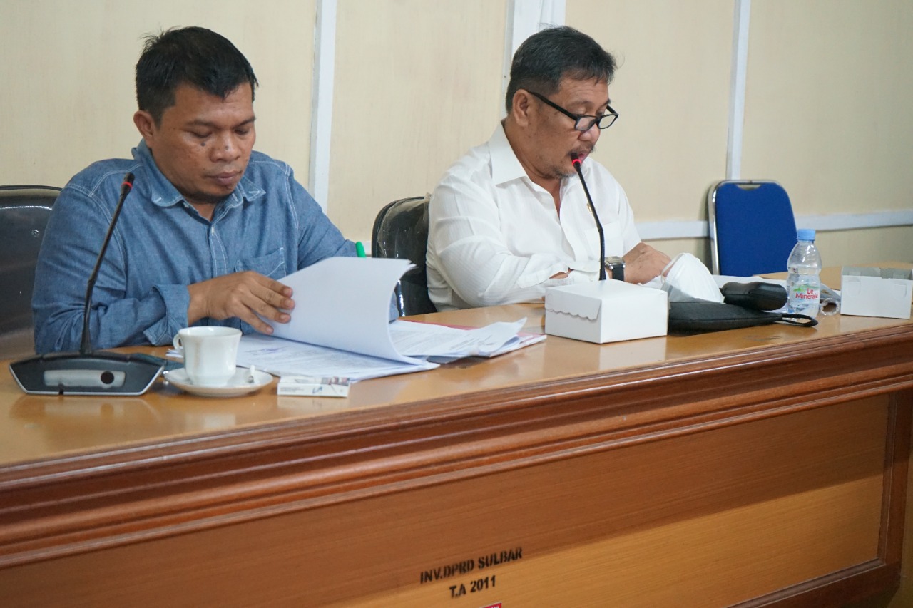 Dewan Bahas Ranperda Tata Niaga Komoditi Perkebunan di Sulbar