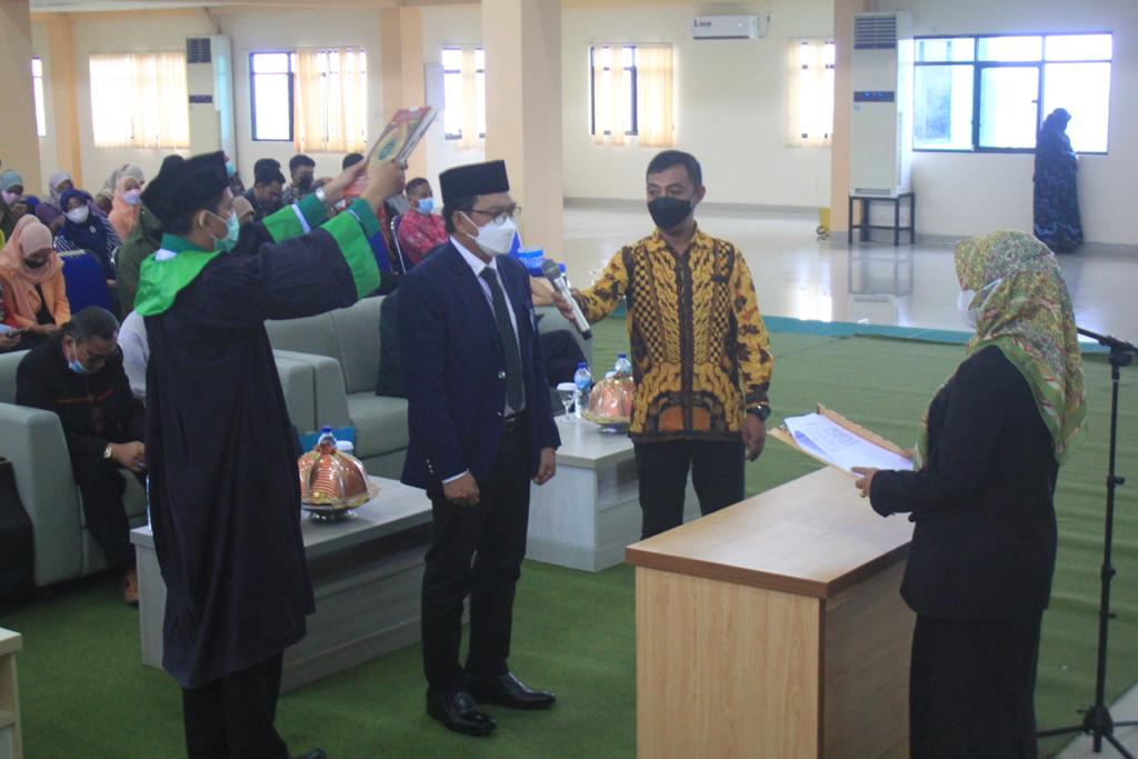 Dr Hairuddin K Jabat  Direktur Poltekes Megarezky