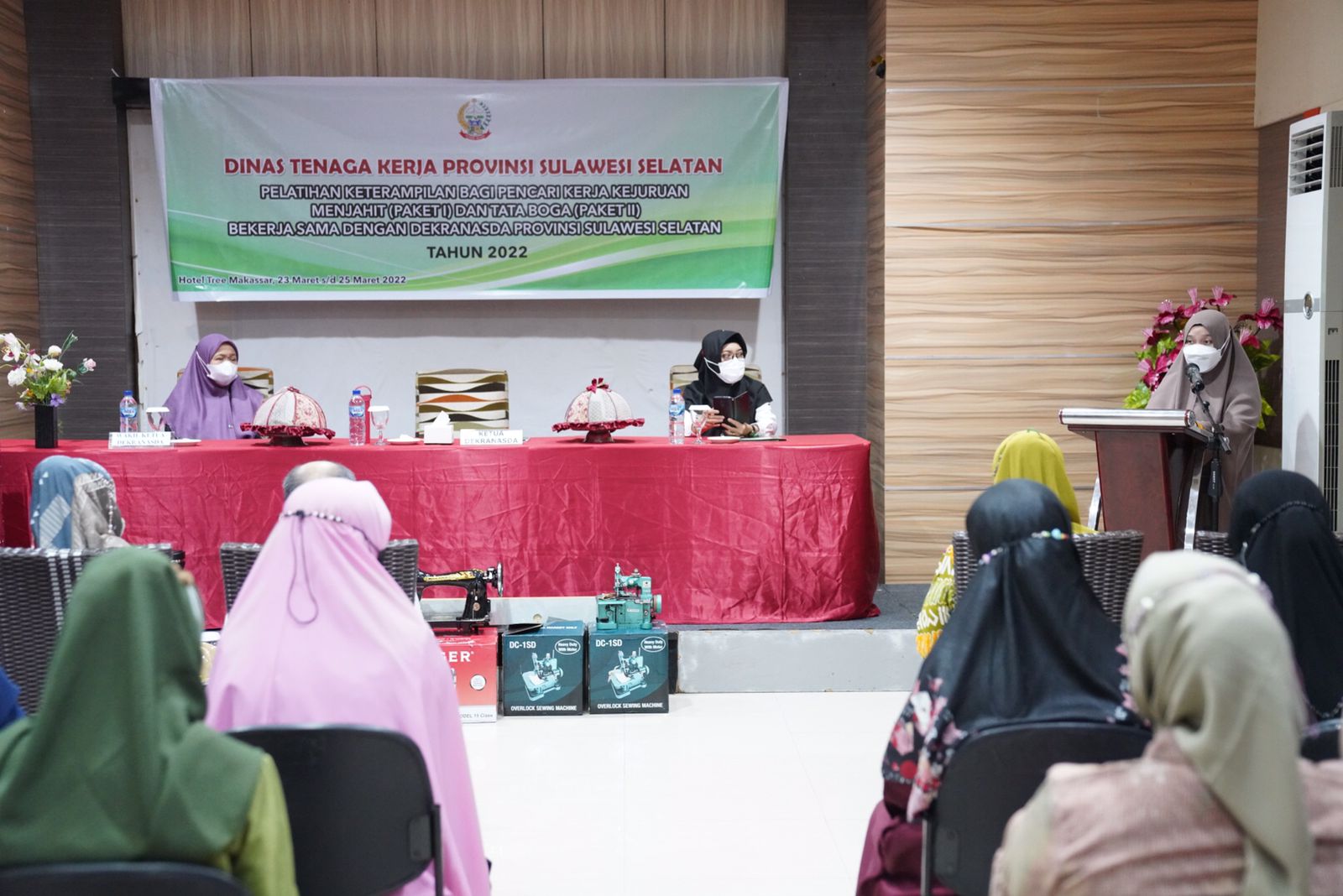 Dekranasda Gelar Pelatihan Menjahit  ke Pencari Kerja