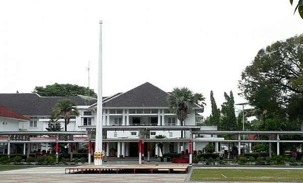 ASS Sudah Bisa Tempati Rujab Gubernur