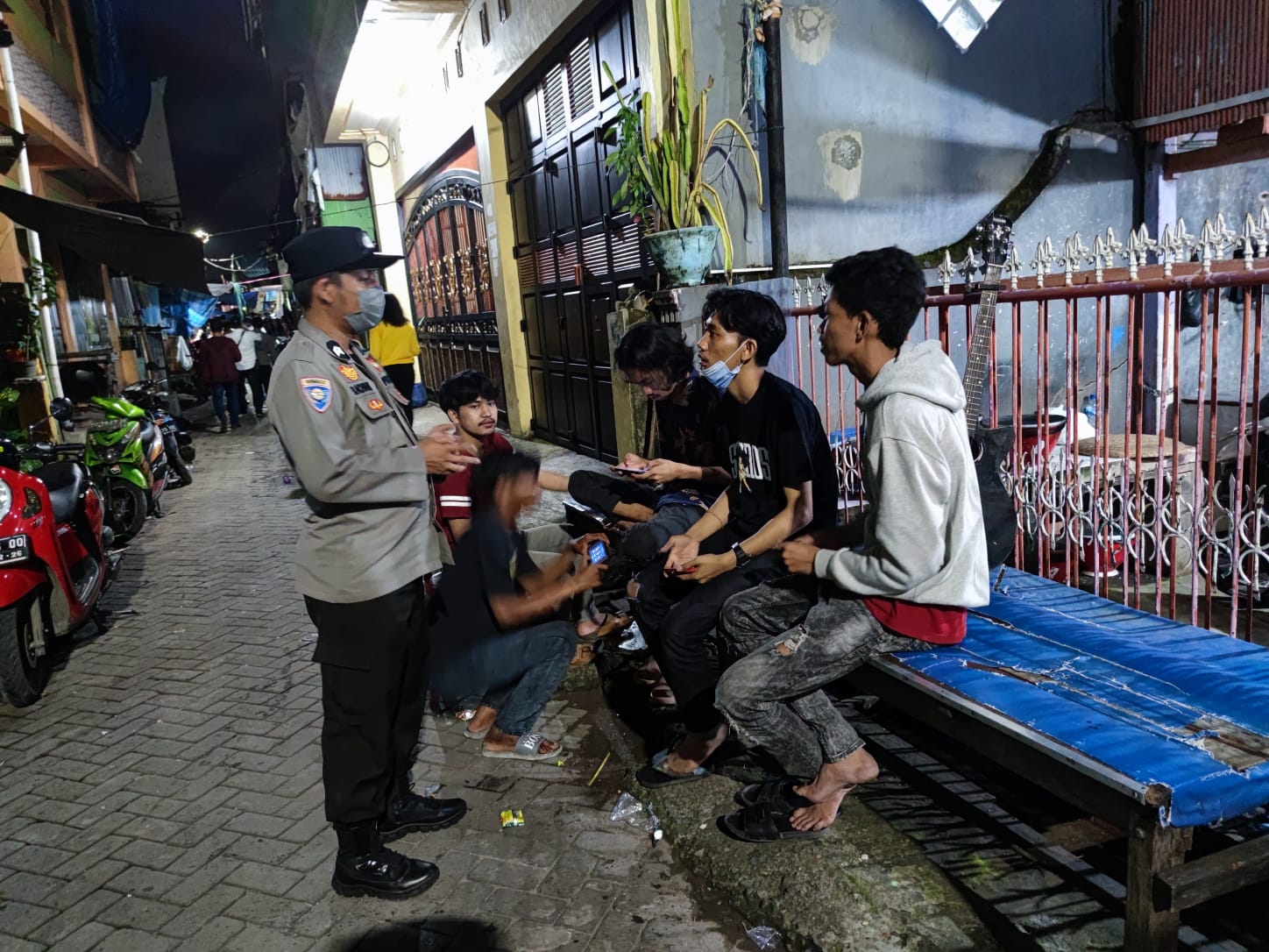 Tim Oncall Regu II Polres Pelabuhan Makassar lakukan Patroli Dialogi di Barca