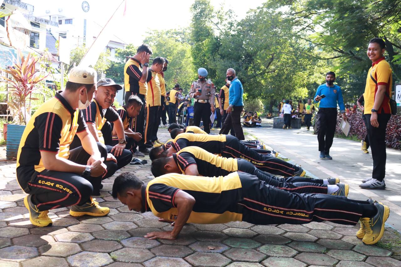 Jaga Kebugaran, Polres Pelabuhan Makassar Gelar Tes Kesamaptaan Jasmani Berkala 2022