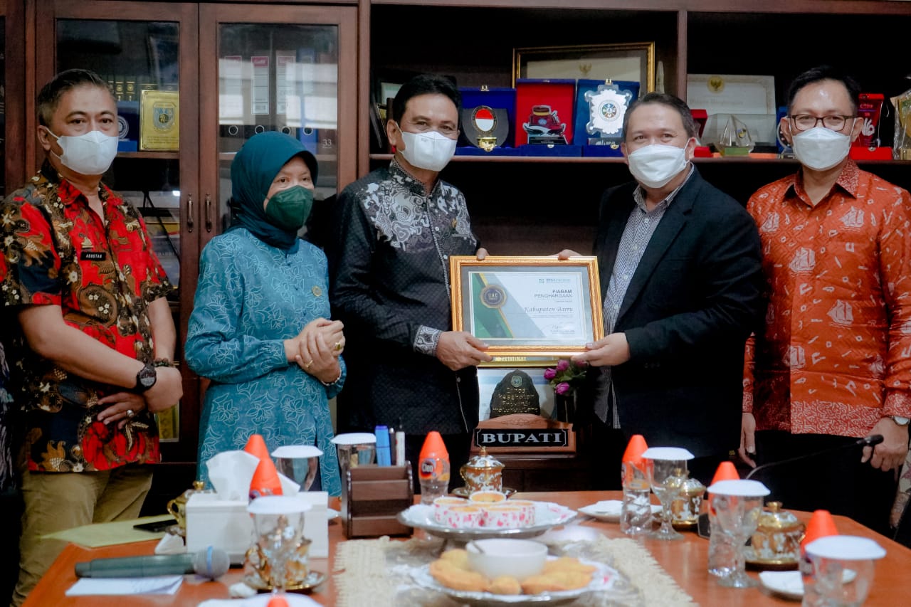 Barru Terima Penghargaan BPJS Kesehatan