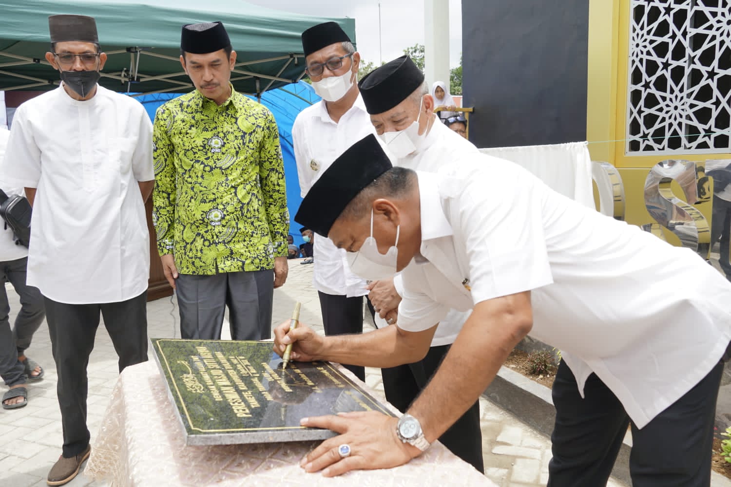 Andi Utta Resmikan Masjid Bentuk Ka’bah