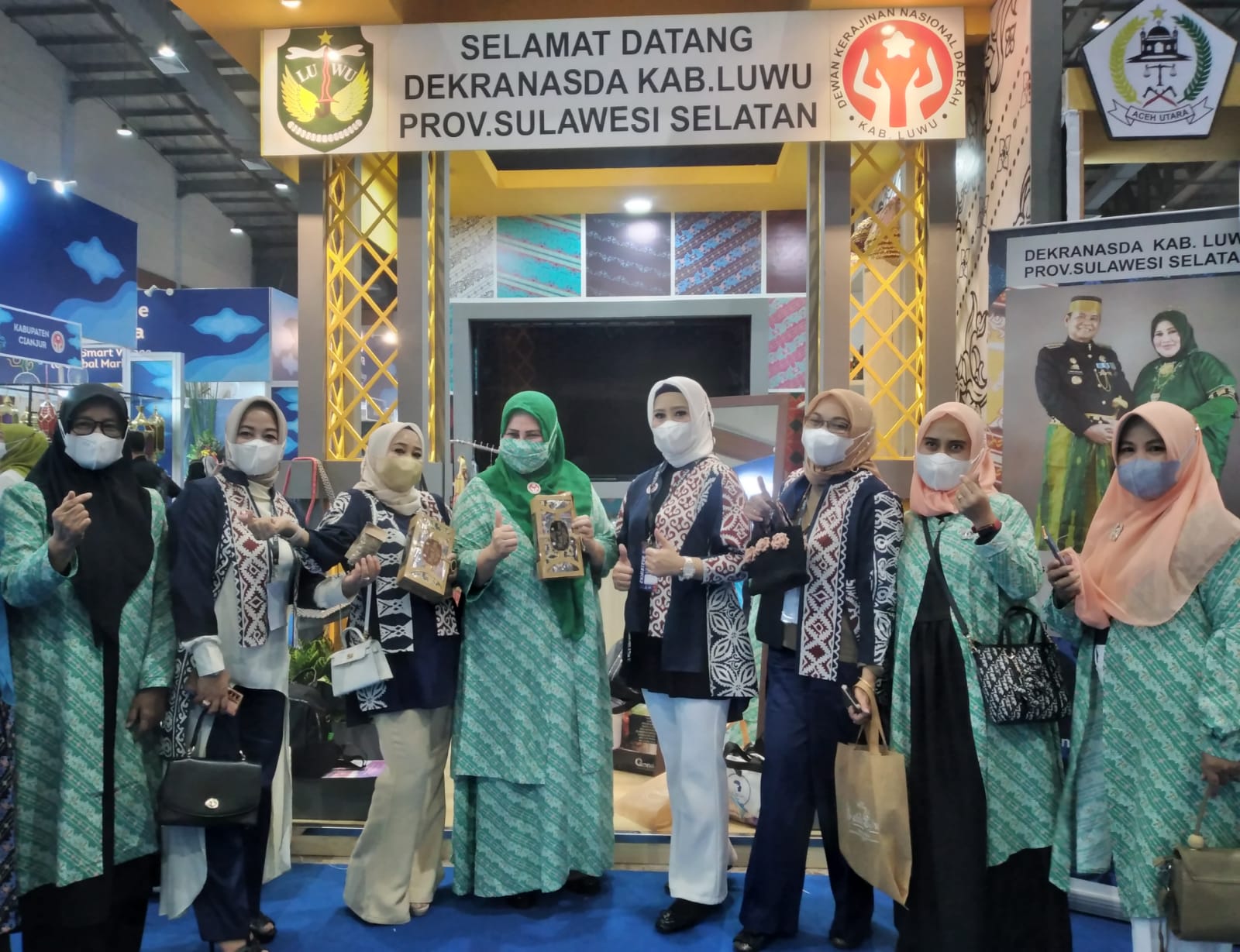 Hayarna Promosikan Batik Luwu di Inacraft