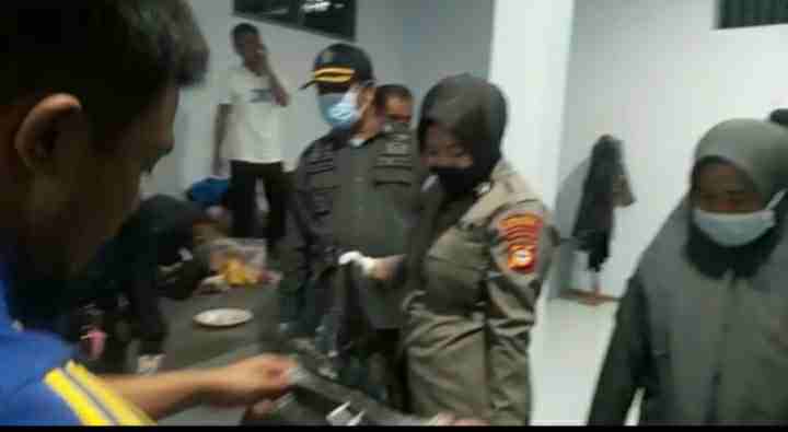 Kalapas Bulukumba  Bersama TNI-Polri Razia Kamar Napi