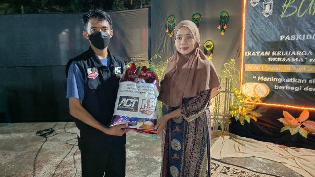 ACT dan Purna Paskibra SMKN 2 Makassar Buka Puasa Bersama Ratusan Anak Yatim