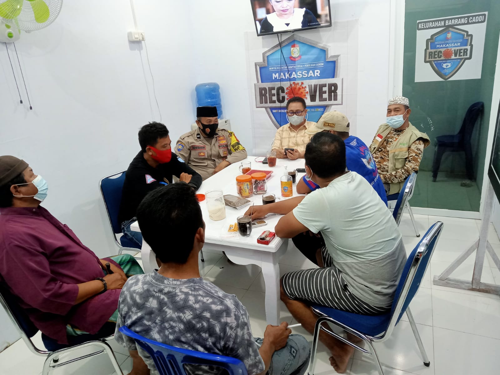 Bhabinkamtibmas Pulau Barrang Caddi Rakor bersama Perangkat Kelurahan