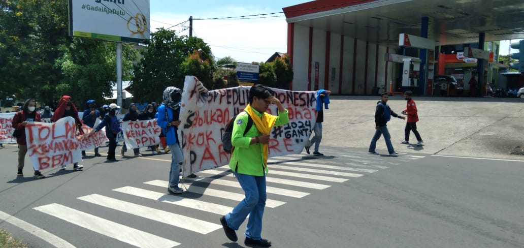 Demo Mahasiswa Berjalan Tertib Disepanjang Jalan Karaeng Borane