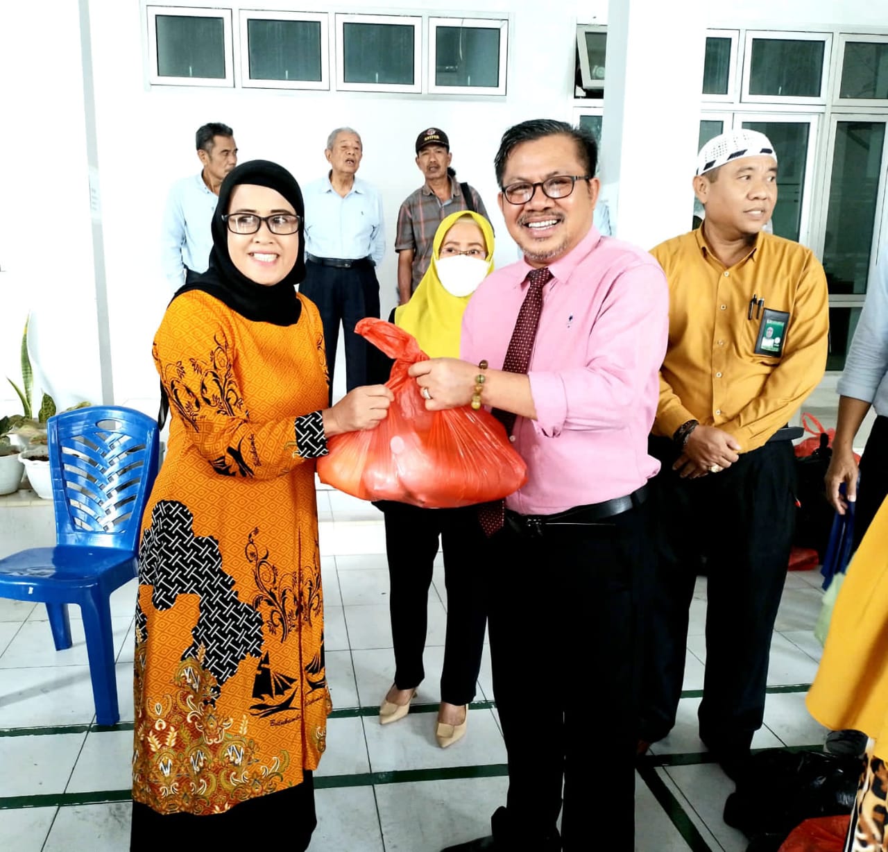 25.741 Pengurus dan Anggota dapat Paket lebaran dari Ketua KSP Berkat