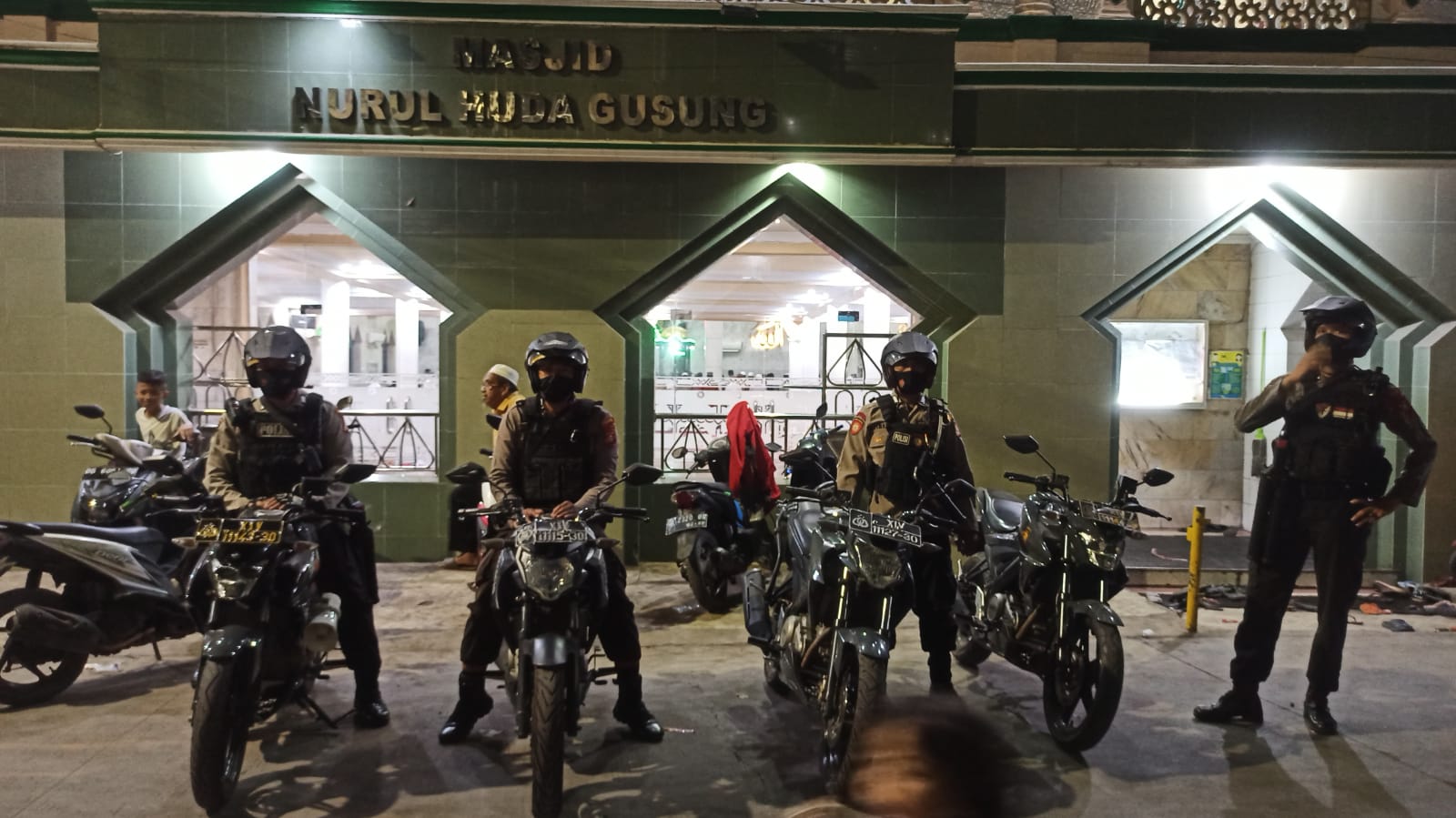 Patroli Masjid,  Polres Pelabuhan Makassar berikan Rasa Nyaman dibulan Ramadhan