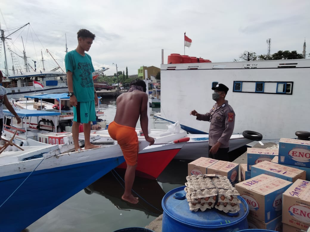 Unit Binmas Polsek Paotere berikan imbauan Kepada Nahkoda dan Penumpang Kapal