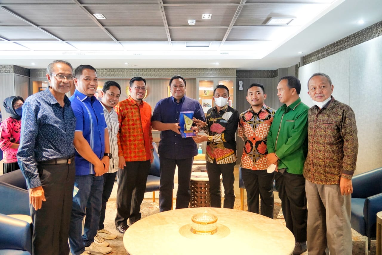 Syahar dan Muzayyim Serta Pimpinan Fraksi ke Senayan