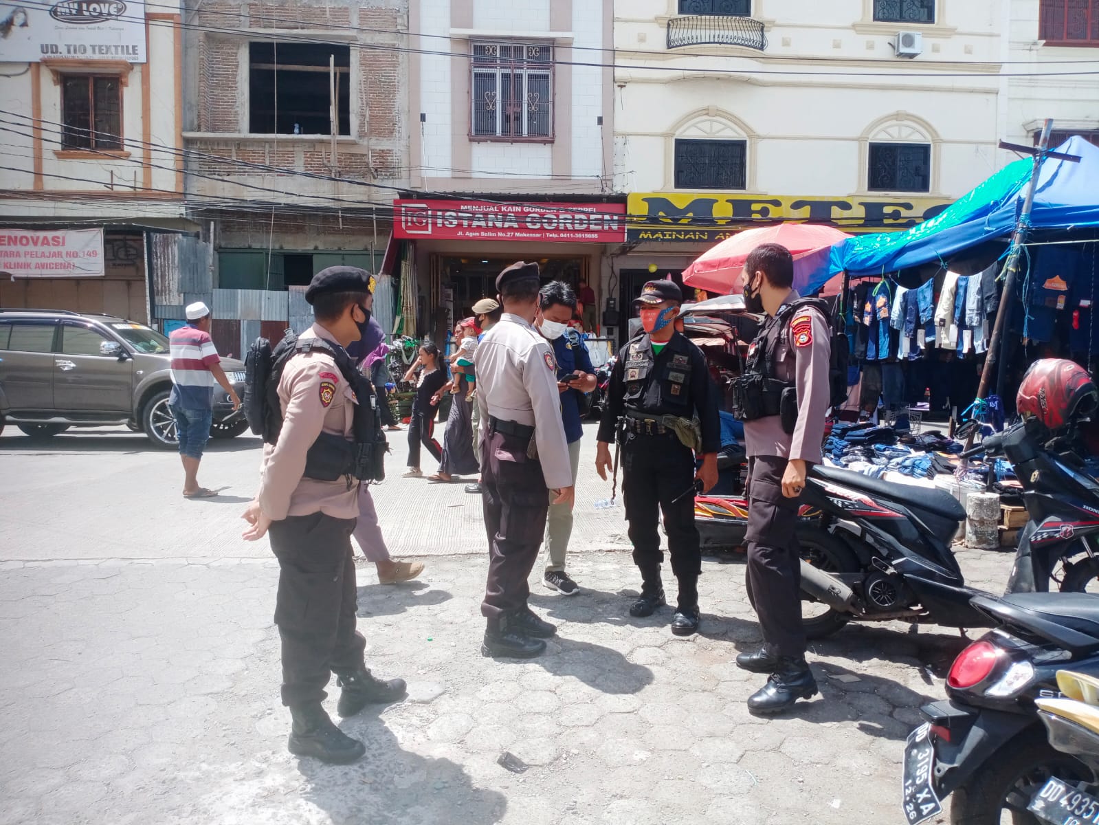 Polres Pelabuhan Makassar Gelar Patroli Pasar Antisipasi Tindak Kriminal