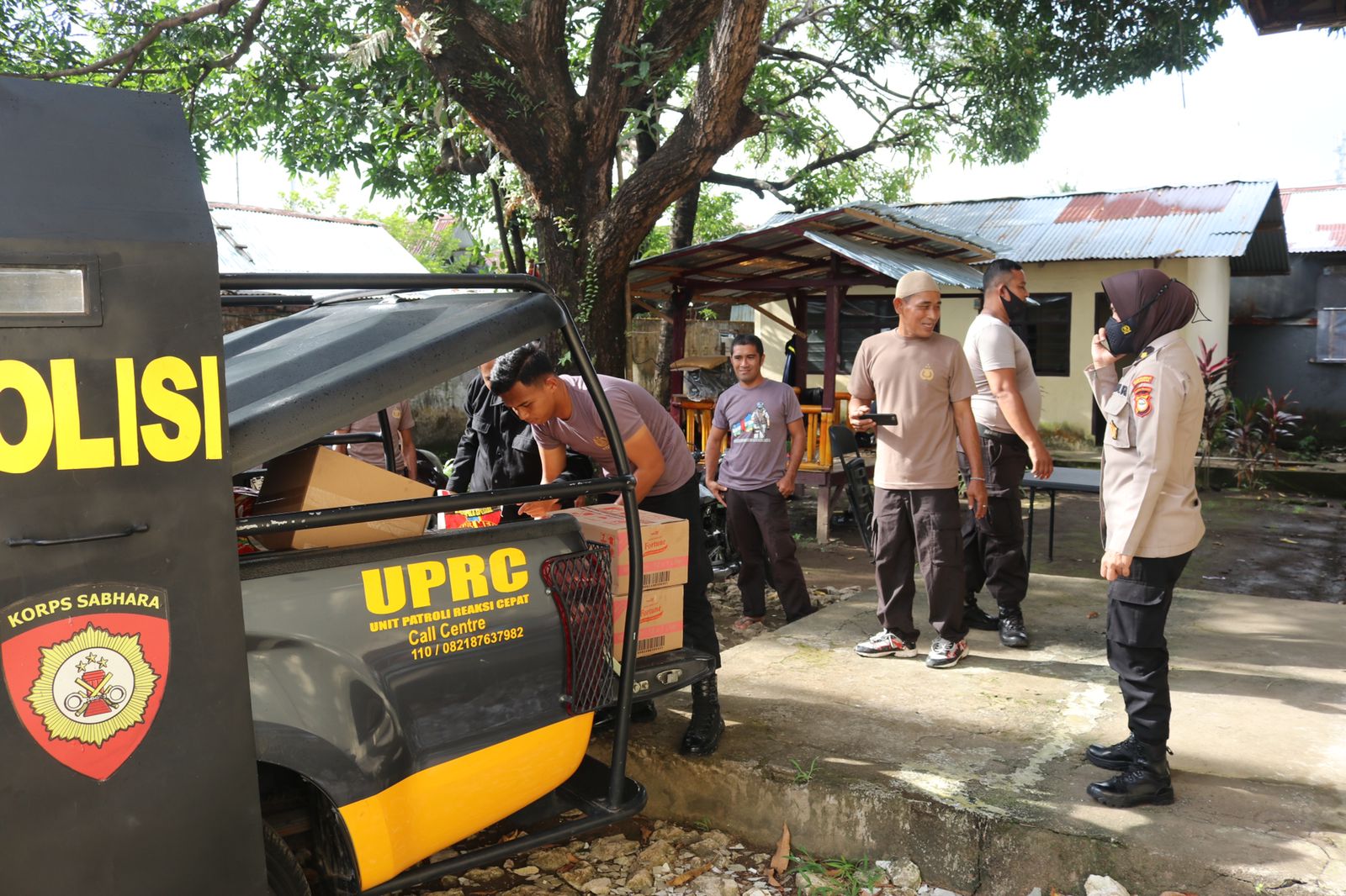 Ringankan Beban Korban Kebakaran di Aspol Perintis, Polres Pelabuhan Makssar Salurkan Sembako