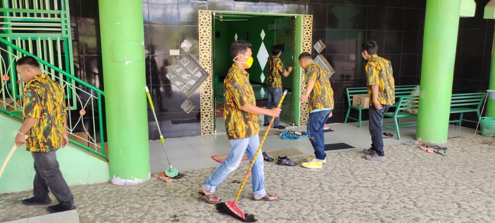 AMPG Barru Bersih-bersih Masjid Jelang Idulfitri, MHG: Ini Menjadi Prioritas Kami