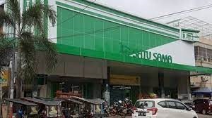 Pengendara Keluhkan Macet Depan Toko Satu Sama