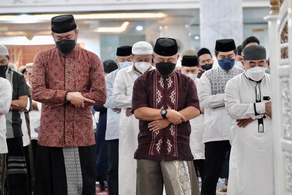 Bupati Ajak Jamaah Tetap Mengenakan Masker