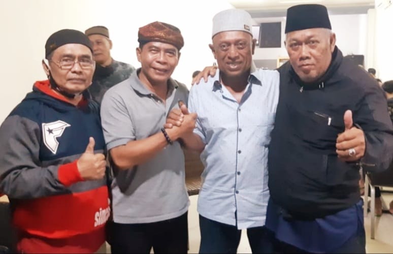 Tanggalkan Jabatan Gubernurnya, Zainal Paliwang Melepas Rindu Bersama Teman-teman SMANSA 82