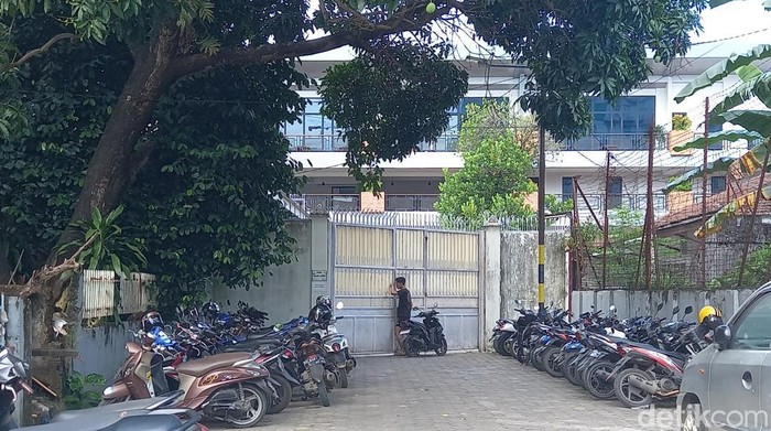Toko Agung Didealine Lima Hari Bongkar Pagar
