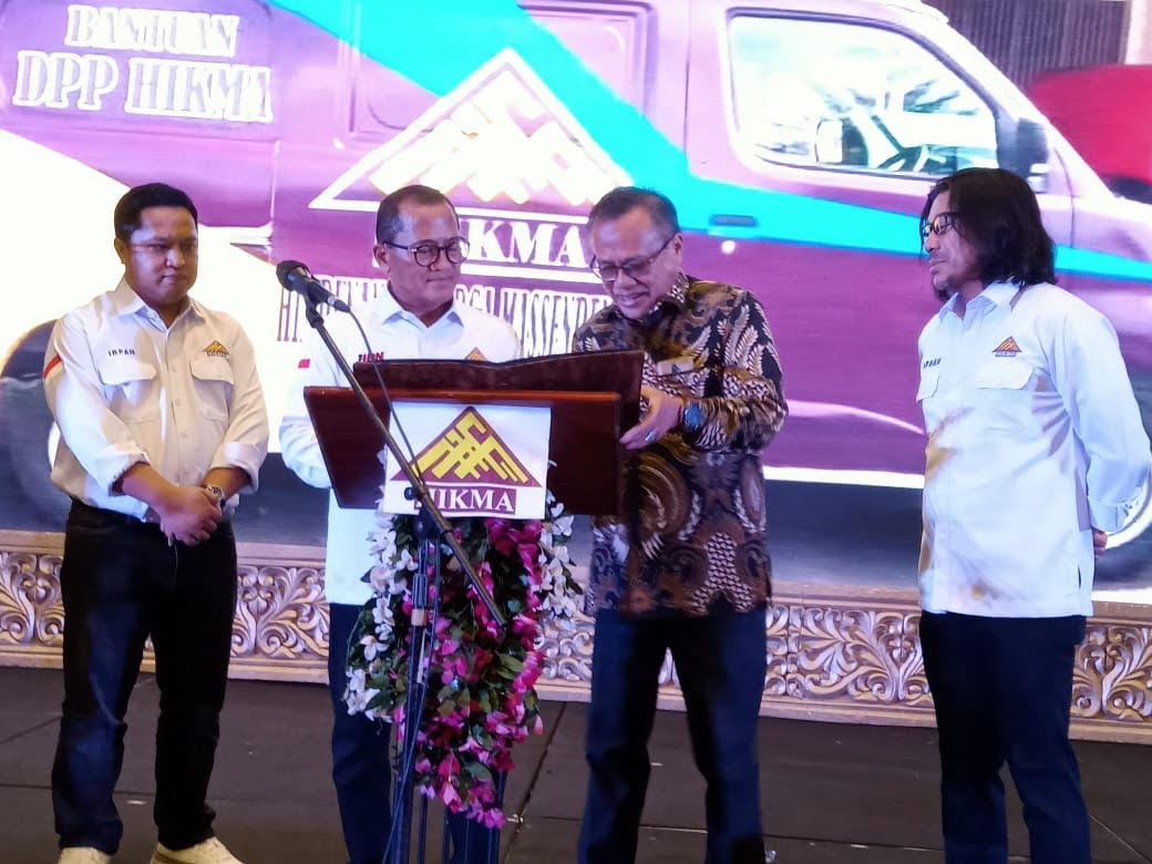 DPP Hikma Serahkan Ambulans