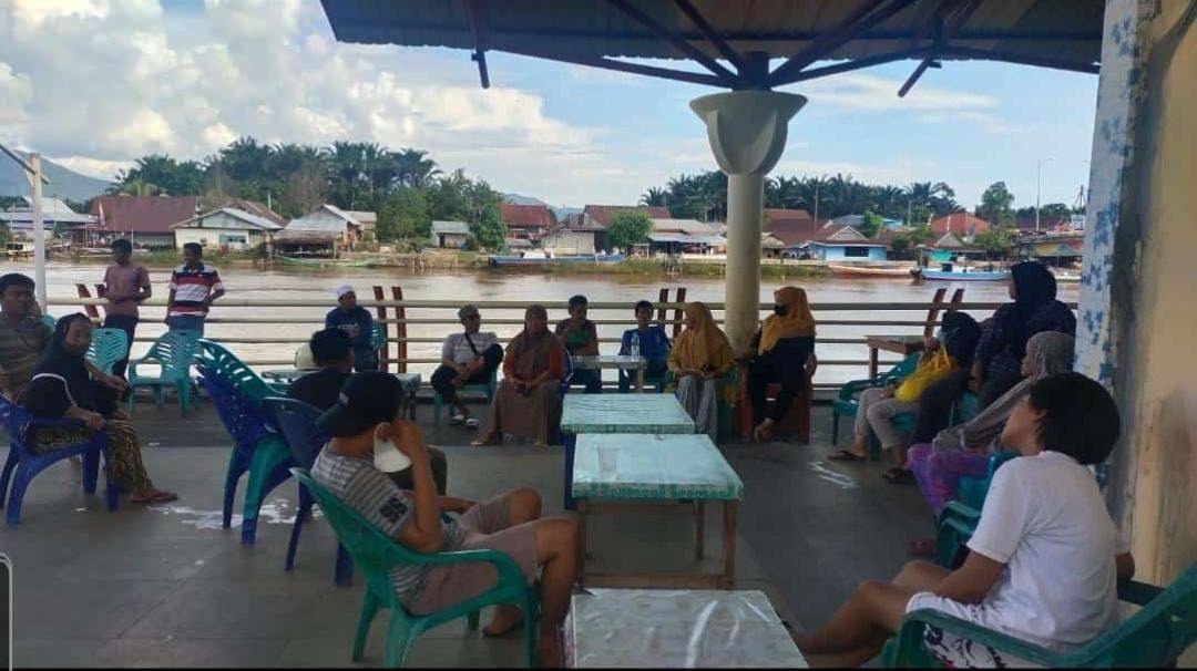 Camat Malili Lakukan Penataan Pujasera