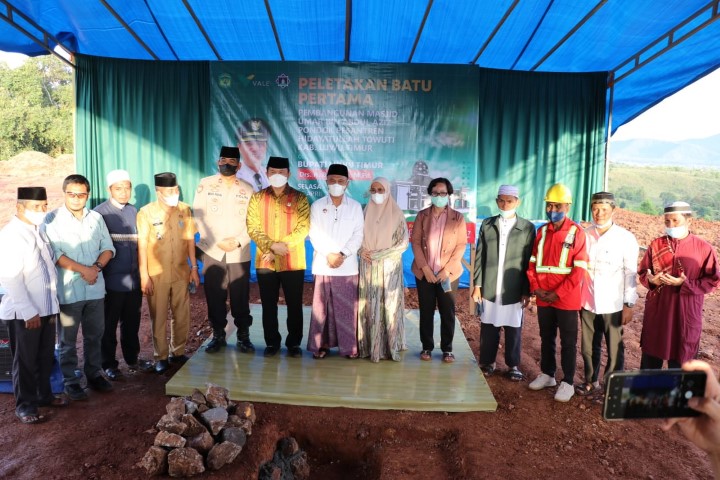 Bupati Letakkan Batu Pertama Pembangunan Masjid