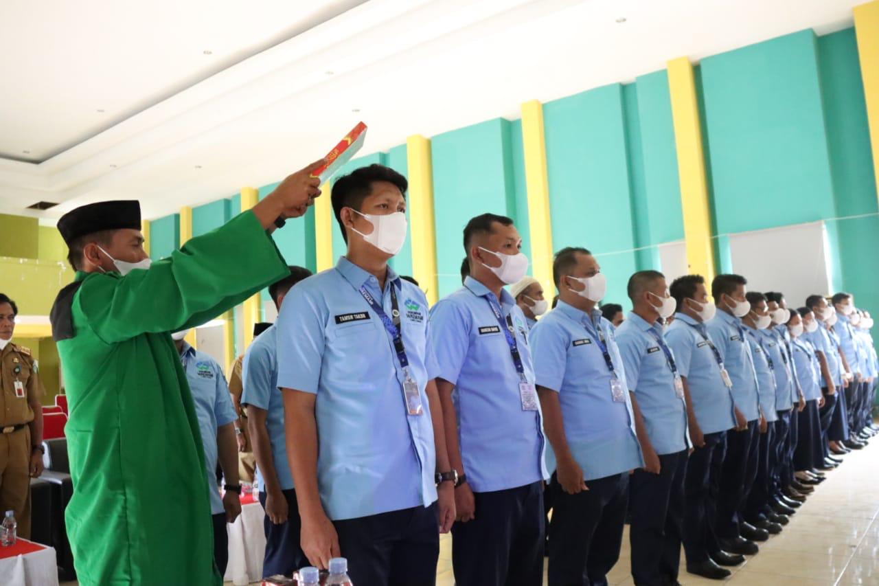 Budiman Lantik Perumdam Waemami Lutim