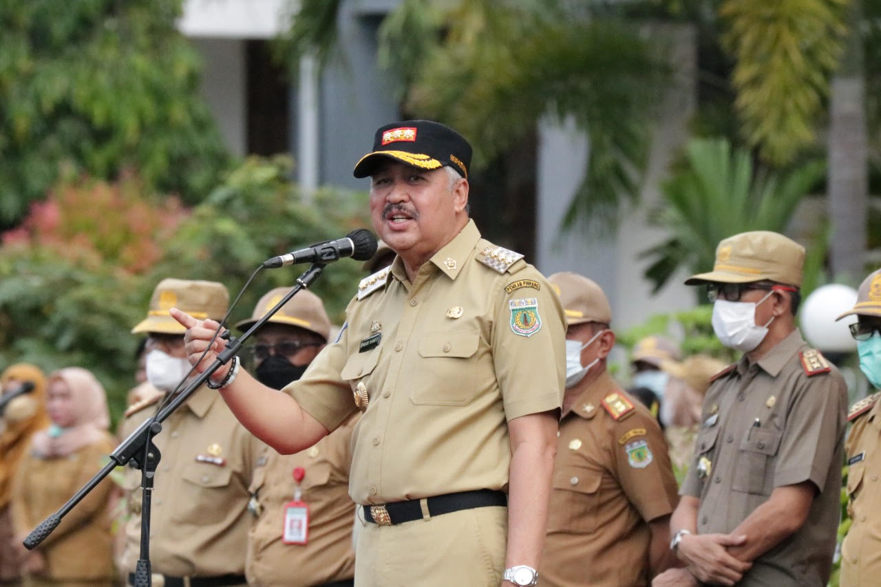 Pimpin Upacara,  Irwan Sidak Kehadiran ASN