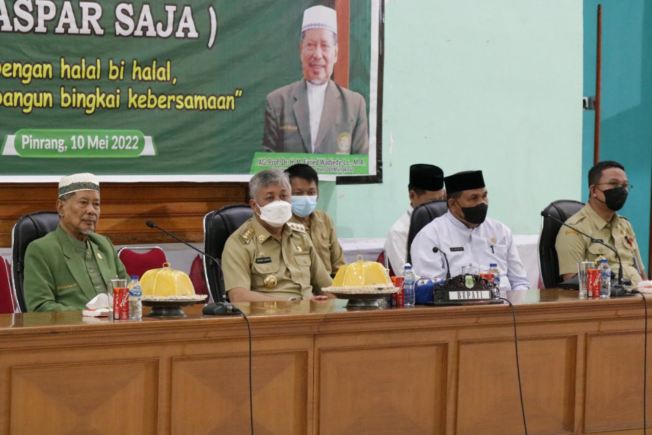 Gabungan Santri Halal Bi Halal dengan Bupati Pinrang