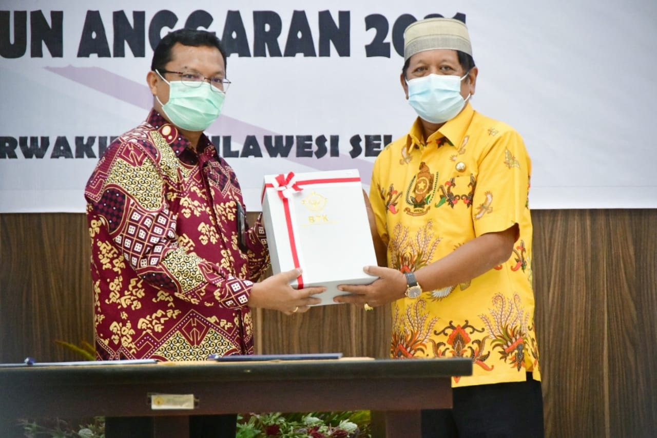 Bupati-Ketua DPRD Hadiri Penerimaan LHP