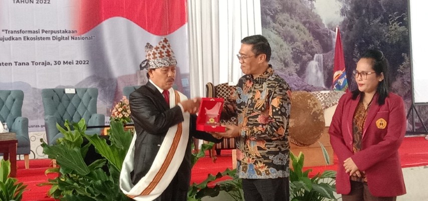 Kepala Perpurnas Resmikan Perpustakaan Tator