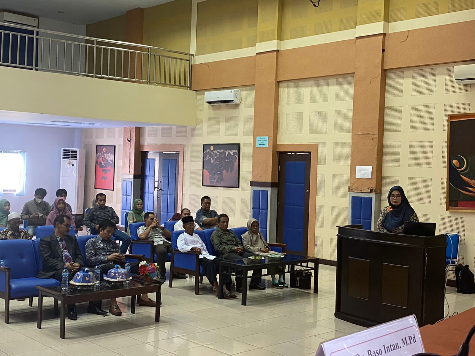 Guru Teladan SMPN 5 Takalar Raih Doktor di UNM