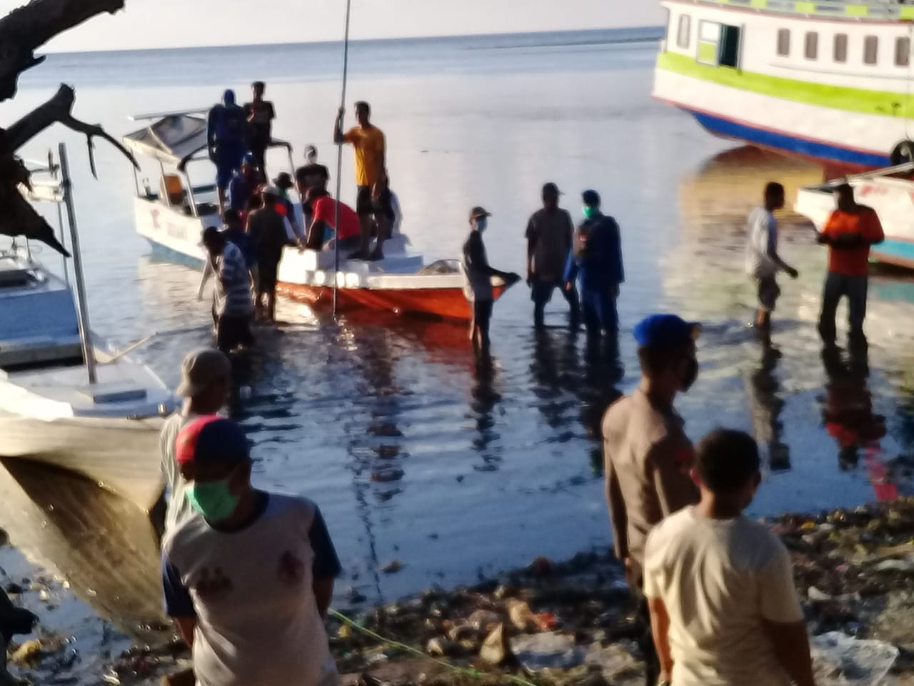 15 Orang Masih Dicari, Tiga Jenazah Teridentifikasi