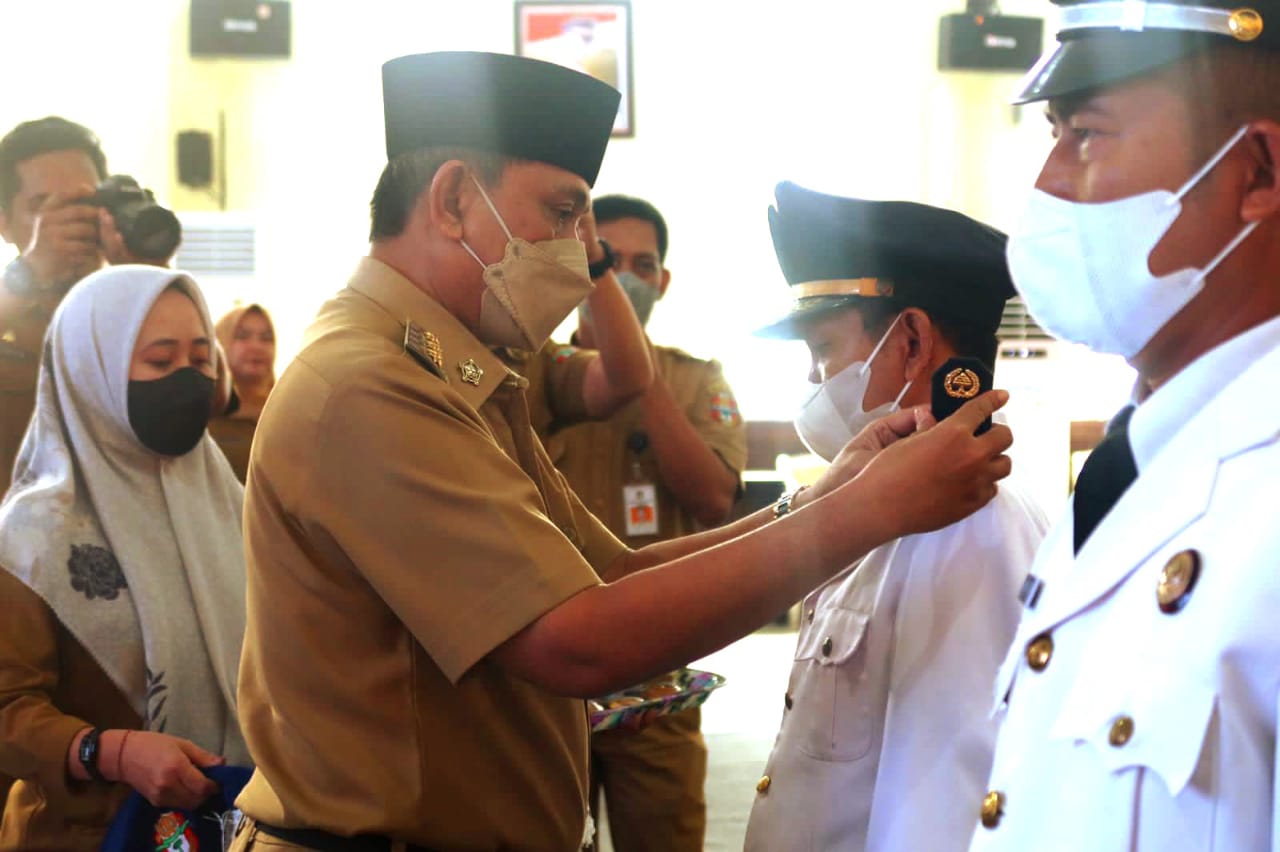 Lantik 39 Pejabat Eselon III dan IV, Bupati Wajo: Bekerja Profesional, Jaga Kekompakan