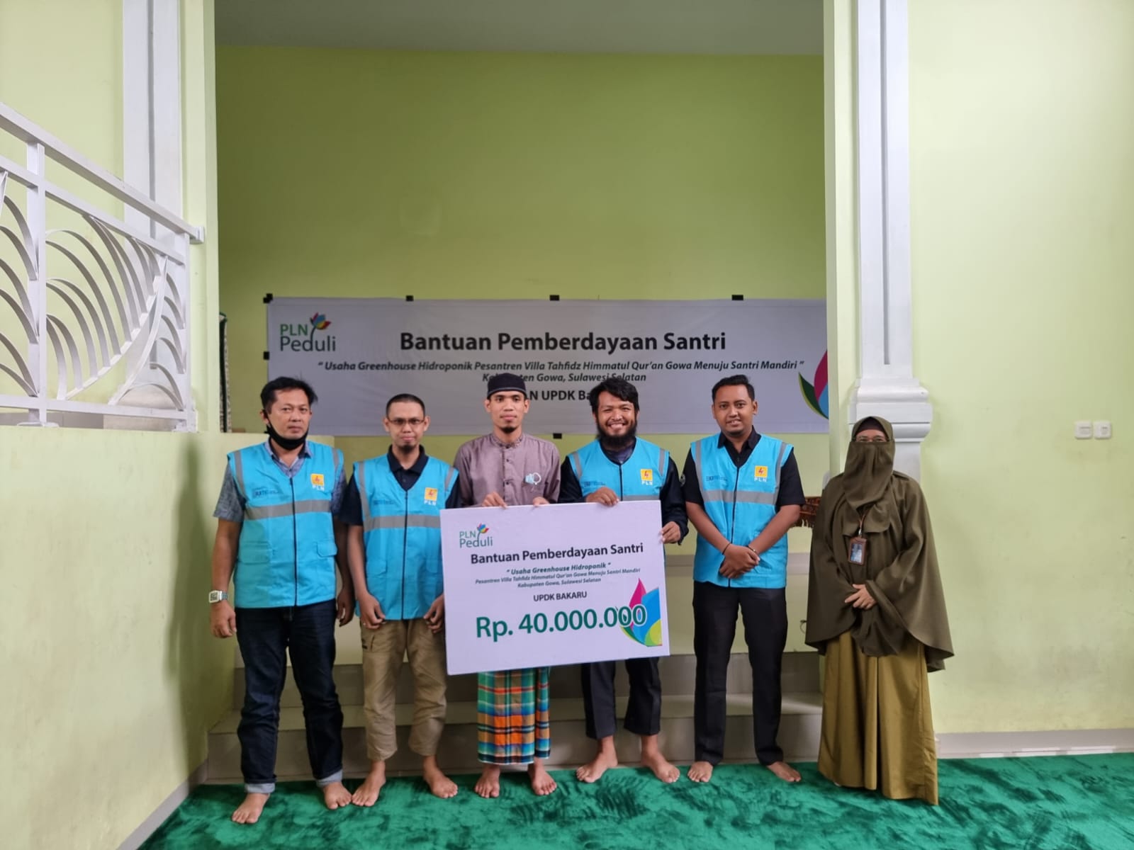 PLN Berikan Bantuan Hidroponik ke Ponpes Villa Tahfidz Himmatul Qur’an