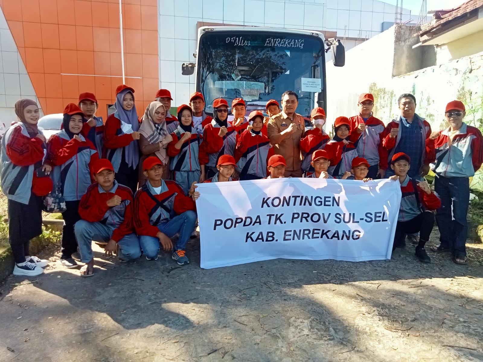 Dispopar Lepas Kontingen Ikuti Popda