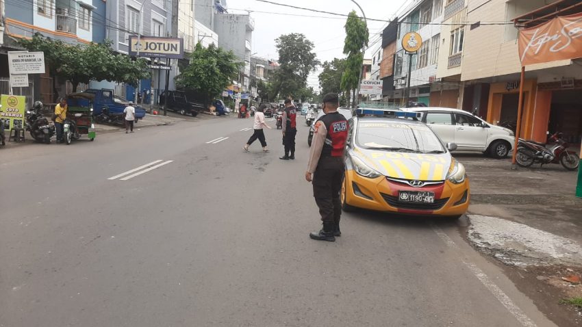 Personel Polsek Manggala Patroli di Sore Hari