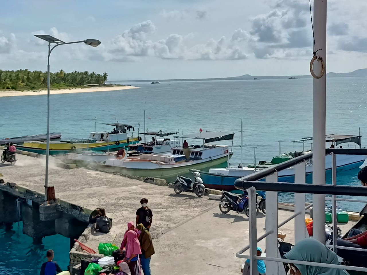 Kepala Balai Bungkam saat Warga Dipukuli