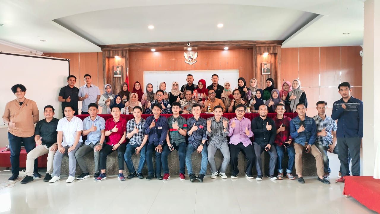 Amran Beri Kuliah Umum di Uniprima