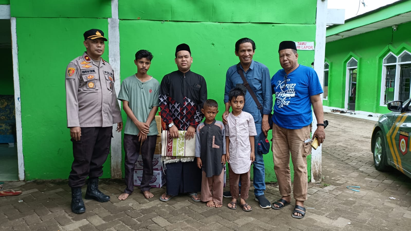 Gandeng Media, Polsek Turikale Berbagi ke Panti Asuhan