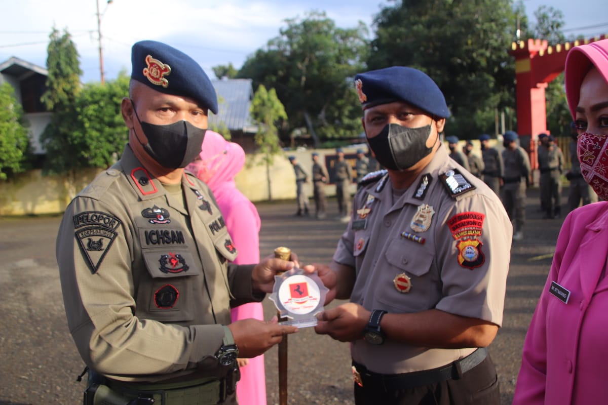 Brimob Bone Gelar Apel Tradisi Pelepasan Personel