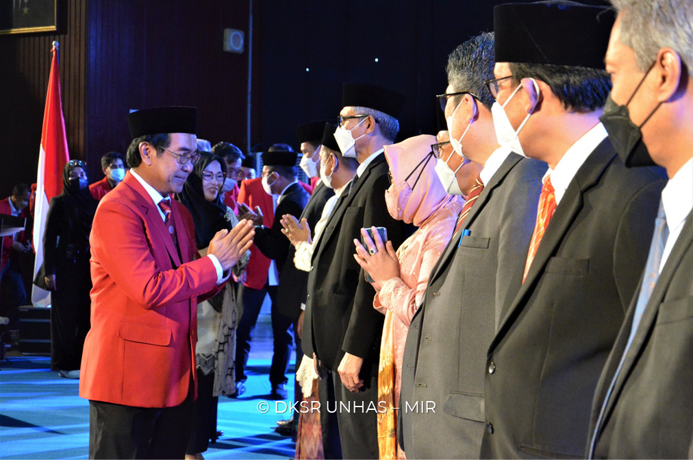 Prof JJ Lantik 26 Pejabat Baru,  Mantan Pesaing Isi Posisi WR