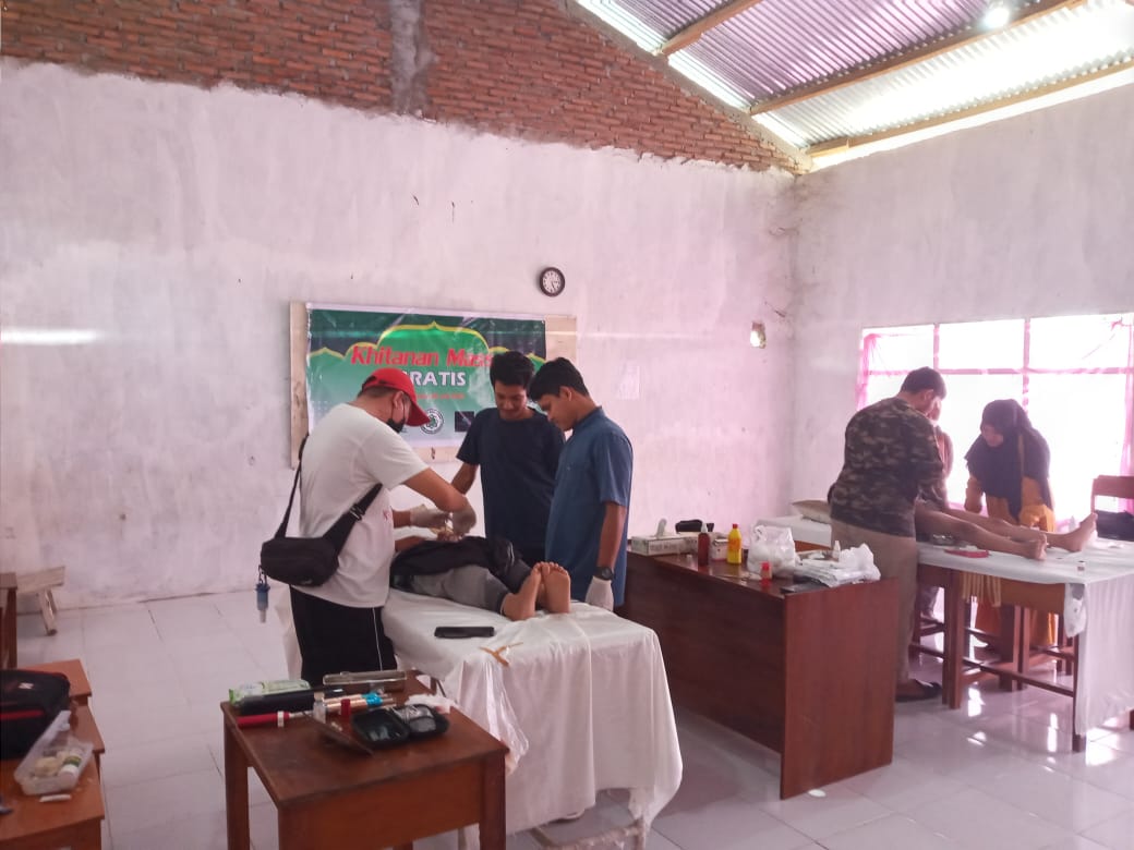 Sekolah Islam Imam Bokhari Bulukumba  Gelar Sunatan Massal Gratis