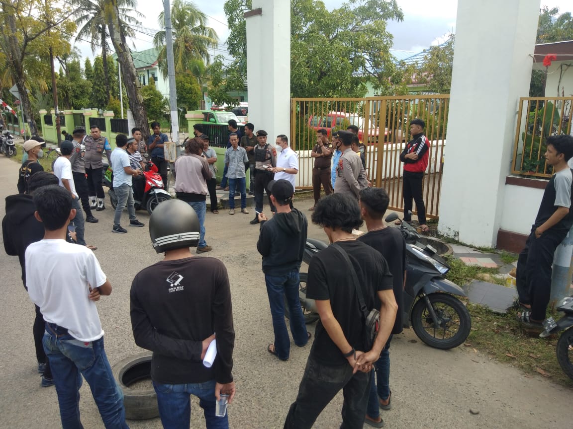 Baramuda  Laporkan Dugaan Terkait Setoran Fee Proyek ke Kejari Sinjai