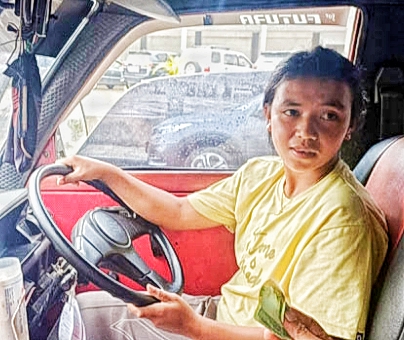 Devi Tandirerung Mahasiswi UKI Toraja Nyambi Driver Angkot
