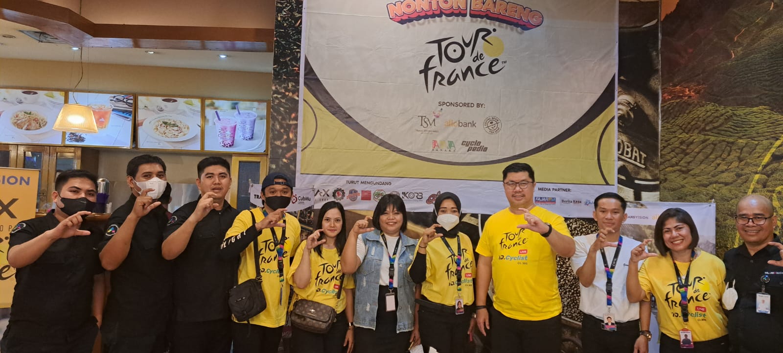 Transvision Ajak Warga Makassar Nonton Bareng Keseruan Tour de France 2022
